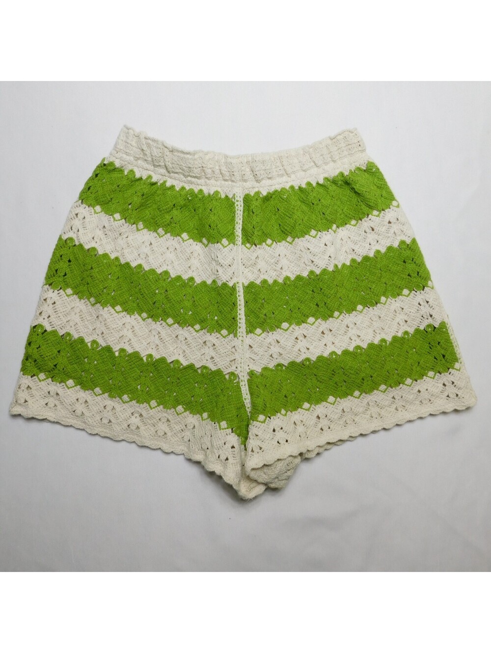Rebellion Again Crochet Shorts Womens Small S Green Ivory Boho Festival Scallope